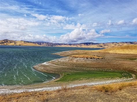 San Luis Reservoir, California : r/MostBeautiful