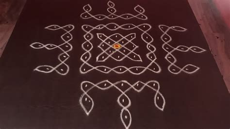 Easy 5 dots Muggulu | with Side Muggulu | Rangoli Border Design | woth Dots | Apartment Rangoli ...