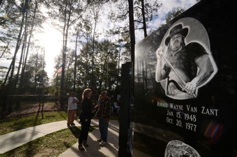 Mississippi road signs for Lynyrd Skynyrd plane crash site | The Seattle Times