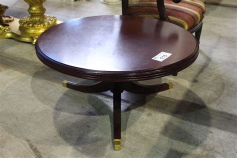 VINTAGE DUNCAN FIFE MAHOGANY COFFEE TABLE - Able Auctions