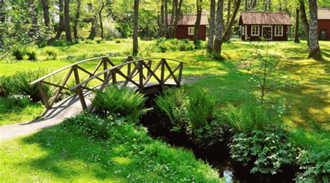 55 Backyard Bridge Ideas: Tranquil Perspective for Your Landscape