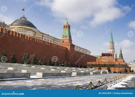 The Red Kremlin Wall In Moscow Royalty Free Stock Photo - Image: 24522305