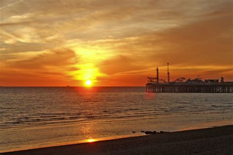 Sunset from Brighton Beach with Pier and... © Christine Matthews cc-by-sa/2.0 :: Geograph ...