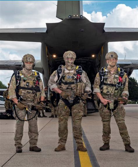 Pathfinder Platoon prep their kit and emplane an RAF Hercules | British armed forces, British ...