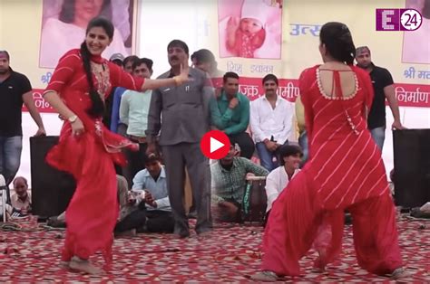 Sapna Chaudhary Stage Show: लाल सूट में सपना चौधरी ने मचाया बवाल,