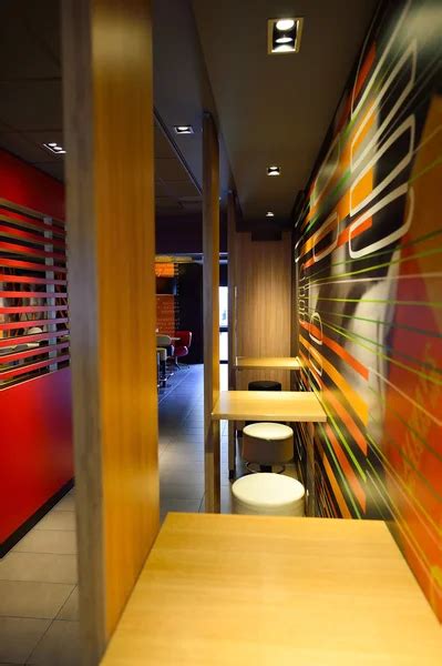 McDonald's restaurant interior – Stock Editorial Photo © teamtime #107071390