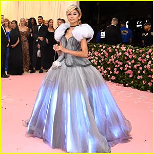 Zendaya Is Literally Cinderella at Met Gala 2019! | 2019 Met Gala, Law ...