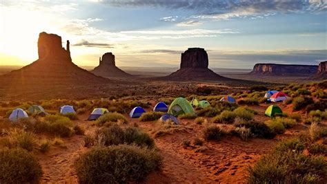 Sunrise Over Monument Valley in Utah 2024 - Rove.me