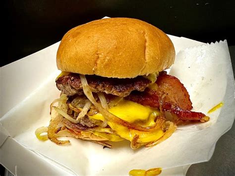 Motz's Burgers, a Detroit burger joint, expands to Redford