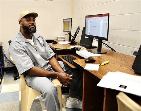 Missouri Department of Corrections program transforming offenders into ...