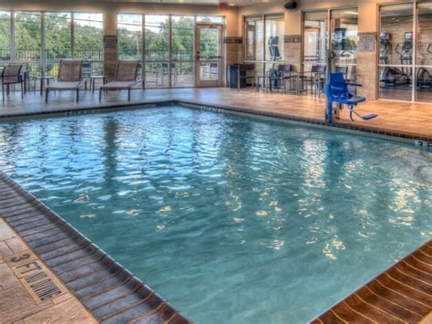 Top 8 Austin Hotels With Indoor Pools (Family-Friendly) – Trips To Discover