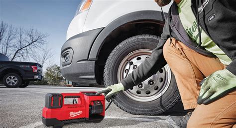 Milwaukee Tool M18 tire inflator