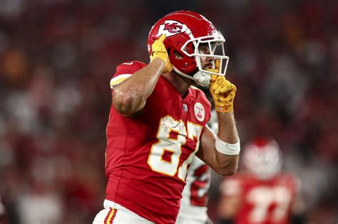 Chiefs vs. Raiders prediction, odds, expert NFL bets: Travis Kelce prop