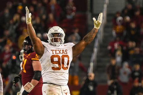 Three Longhorns in top 16 picks of way-too-early 2025 NFL mock draft