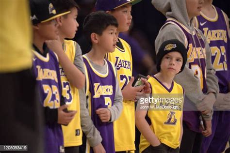 Lakers Fans Staples Center Photos and Premium High Res Pictures - Getty ...