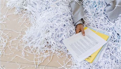 How to Fix a Paper Shredder | Bizfluent