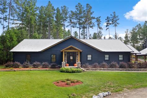 Gorgeous Forest Barndominium in Florida by Mark Odom in 2022 ...