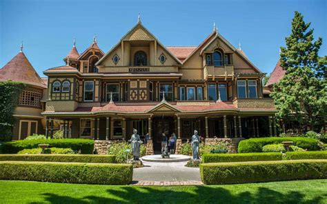 10 Most Haunted Houses in America | Travel + Leisure