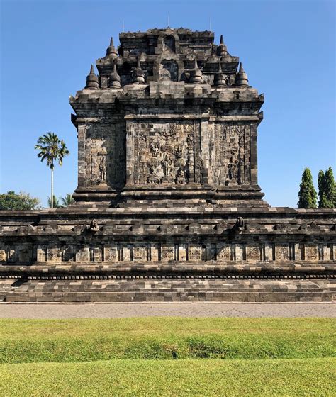 Candi Mendut: A Peaceful Borobudur Side Trip | Borobudur, Buddhist architecture, Beautiful ...