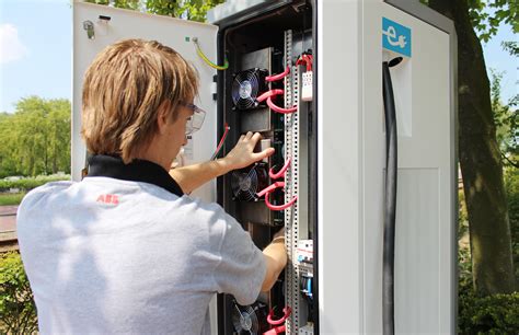 Installation and commissioning for EV fast chargers | ABB