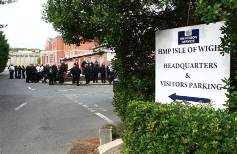 PRISON OFFICERS AT HMP ISLE OF WIGHT WALK OUT IN PROTEST - Island Echo ...