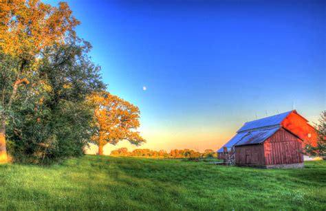 Barn landscape photo - Hopbattle