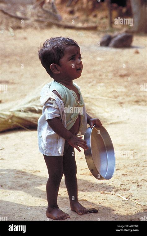 Hungry child South India Stock Photo: 6779867 - Alamy