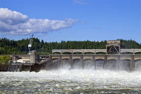 Bonneville Dam | dam, Oregon-Washington, United States | Britannica