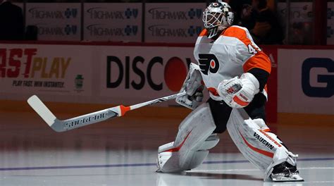 Door opens for Alex Lyon to help solve Flyers’ goalie problem