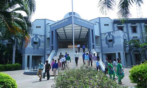 Erode Sengunthar Engineering College - Erode