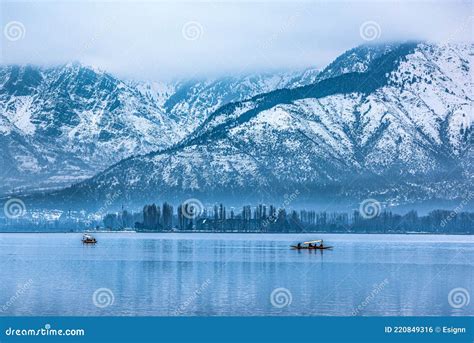 A Beautiful View of Dal Lake in Winter, Srinagar, Kashmir, India Stock ...