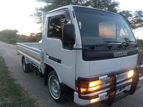 CLEAN NISSAN ATLAS DIESEL CLEAN TRUCK FOR SALE - SAVEMARI