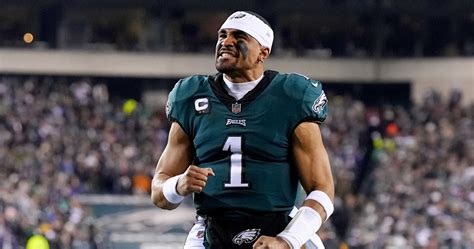 Jalen Hurts, Eagles Touted as 'Team to Beat' by NFL Twitter After ...