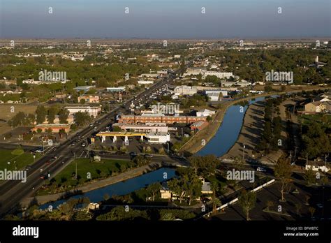 aerial view above Los Banos California aqueduct Stock Photo: 26878556 - Alamy