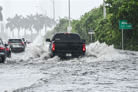 Tropical Storm Eta slams Florida with high winds & ‘life-threatening ...