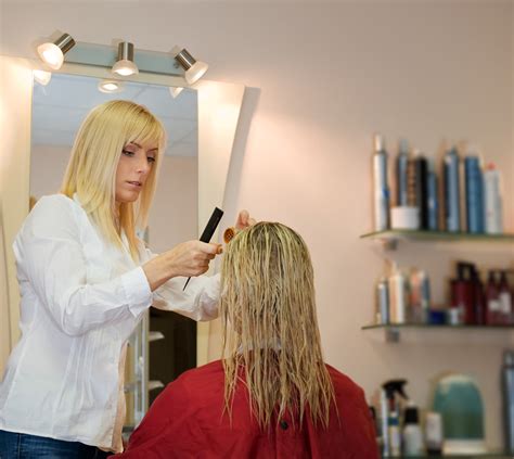 How to Pursue a Career in Salon Management - Beauty Academy