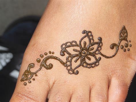 55+ Newest Henna Designs Easy For Feet | Simple henna tattoo, Foot henna, Beginner henna designs