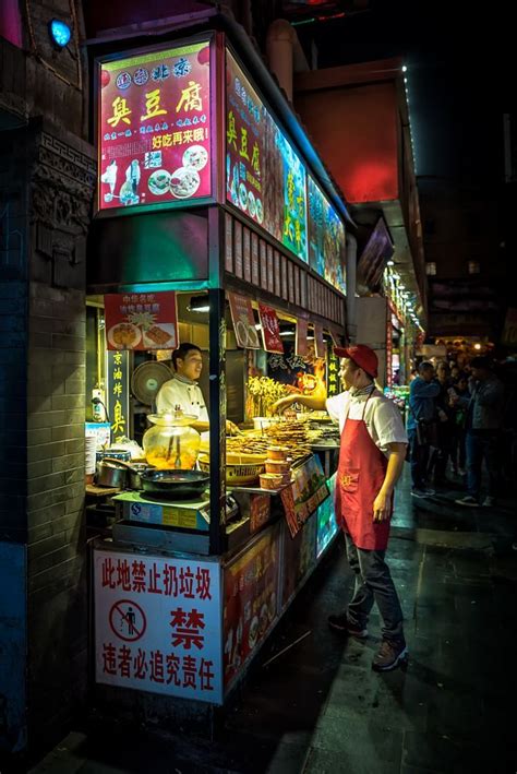 Beijing night market, China | Night market, Food stall design, Asian ...