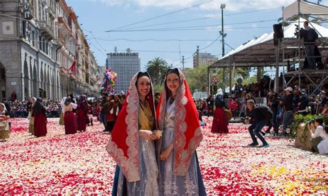 Costumes and festivals | discover-sardinia.com