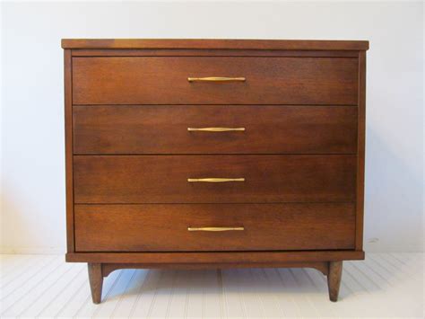 Mid Century Modern Chest of Drawers Bassett Furniture Chest