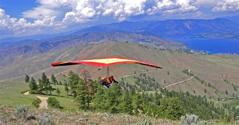 Hang gliding on Chelan Butte Launch