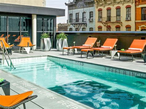 5 of New York City’s most enticing rooftop pools | Booking.com