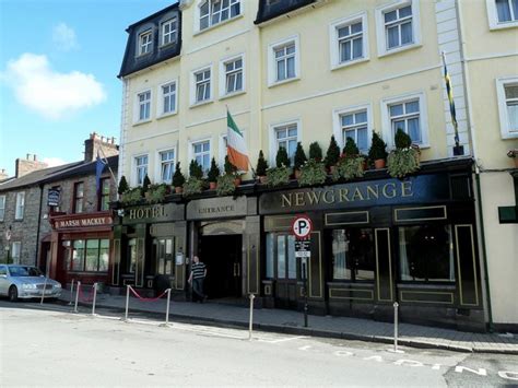 Newgrange Hotel, Navan © Mary and Angus Hogg :: Geograph Ireland