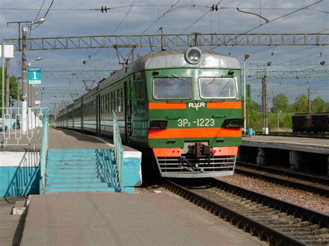 File:ER2-electric-train.jpg - Wikimedia Commons