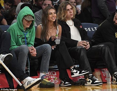 The Kid Laroi, girlfriend Katarina Deme attend NBA game in Los Angeles in 2022 | Star girl ...