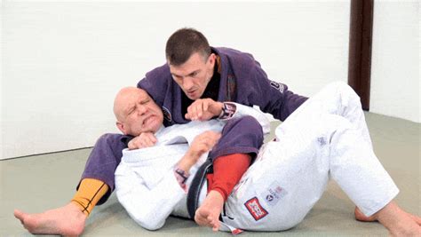 How to Apply the Bow and Arrow Choke in Jiu-Jitsu - Grapplearts