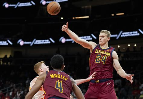 Chicago Bulls: Injuries allow Lauri Markkanen to start for the Cavs