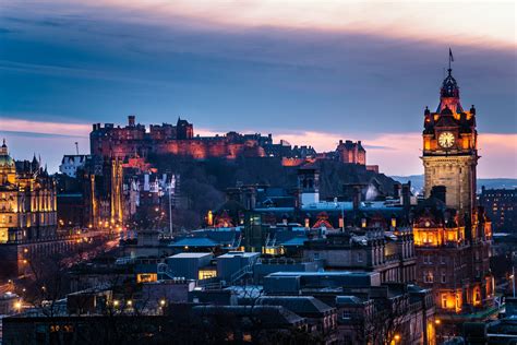 Edinburgh - View of Edinburgh skyline at dusk | Edinburgh, Skyline ...