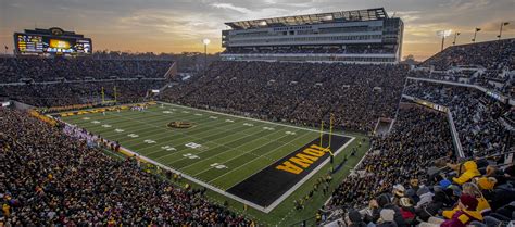 University of Iowa - Kinnick Stadium North End Zone Replacement - HNTB