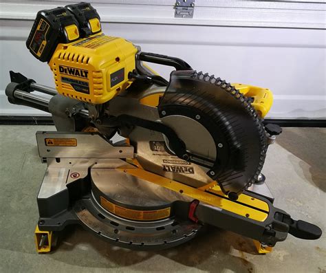 DeWalt FlexVolt Miter Saw Review - Tools In Action - Power Tool Reviews